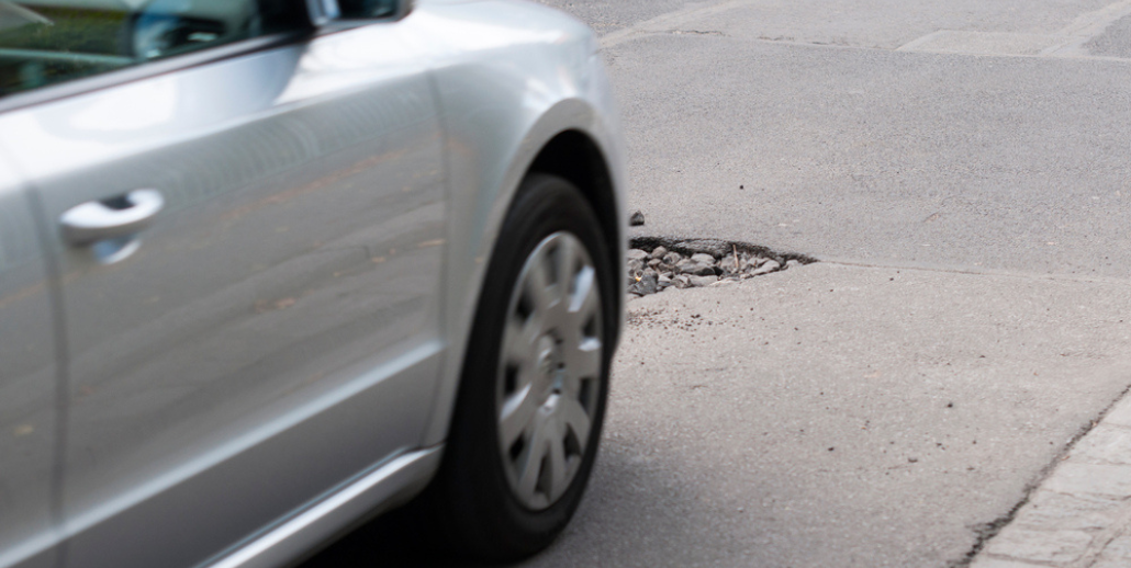 Best Ways to Avoid Damage Caused by Potholes