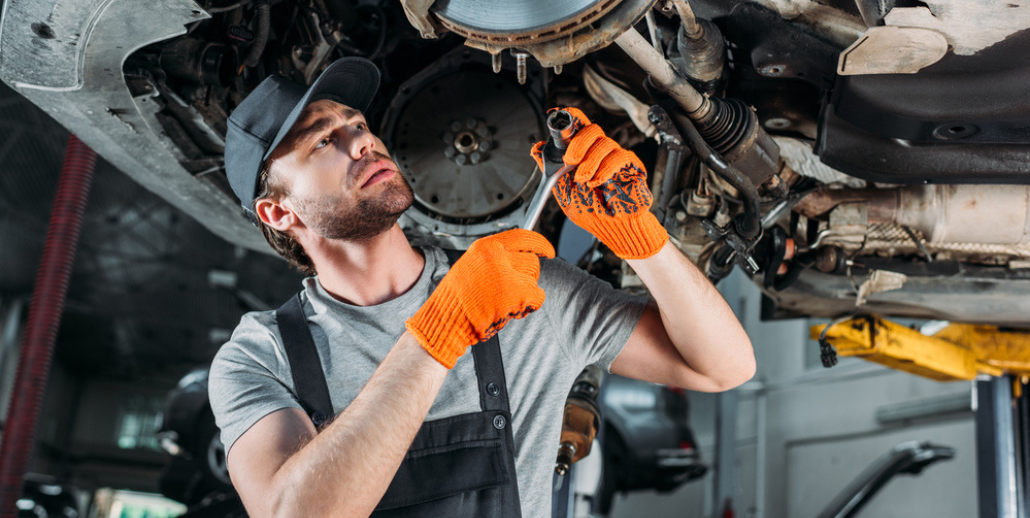 What Is The Difference Between An Auto Body Shop And An Auto Mechanic Shop?