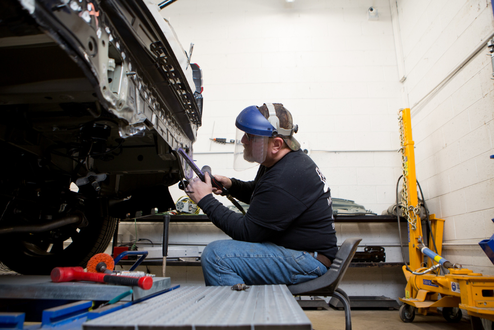 Five Must-Know Tips for Selecting the Ideal Auto Body Shop